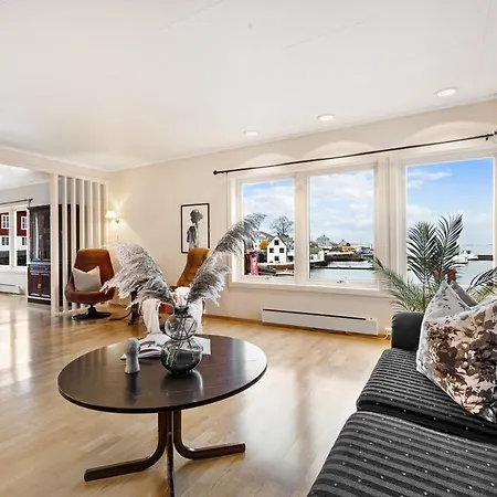 Fjordside Escape - Spacious With Amazing Views Apartament *