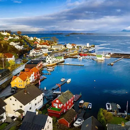 Fjordside Escape - Spacious With Amazing Views Tysnes