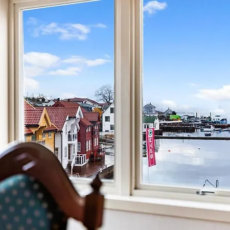 Fjordside Escape - Spacious With Amazing Views Apartament Tysnes