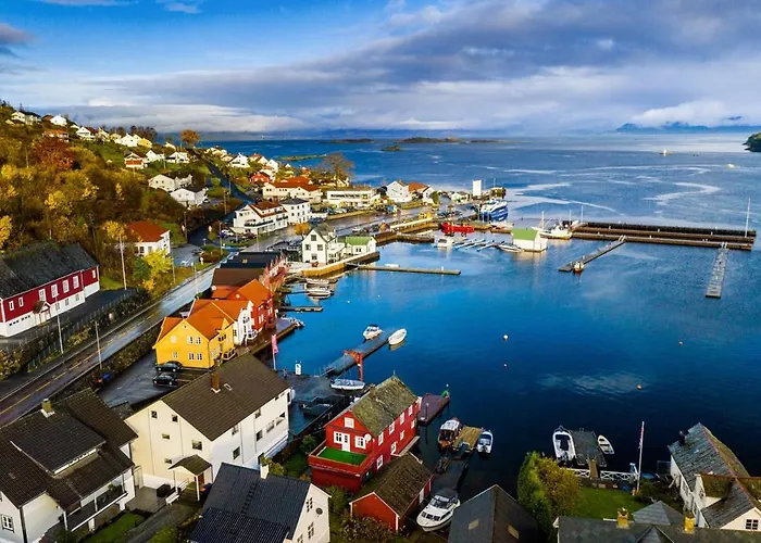Fjordside Escape - Spacious With Amazing Views Tysnes