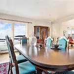 Fjordside Escape - Spacious With Amazing Views *