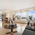 Fjordside Escape - Spacious With Amazing Views 아파트 *