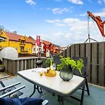 Fjordside Escape - Spacious With Amazing Views 아파트