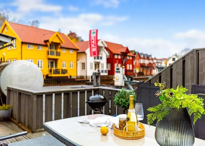 Fjordside Escape - Spacious With Amazing Views Lejlighed